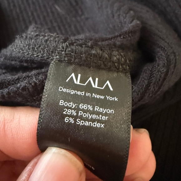 Alala Rise Up - Black Ribbed Crop Long Sleeve Full-Zip Athletic Top  XS - Picture 4 of 7